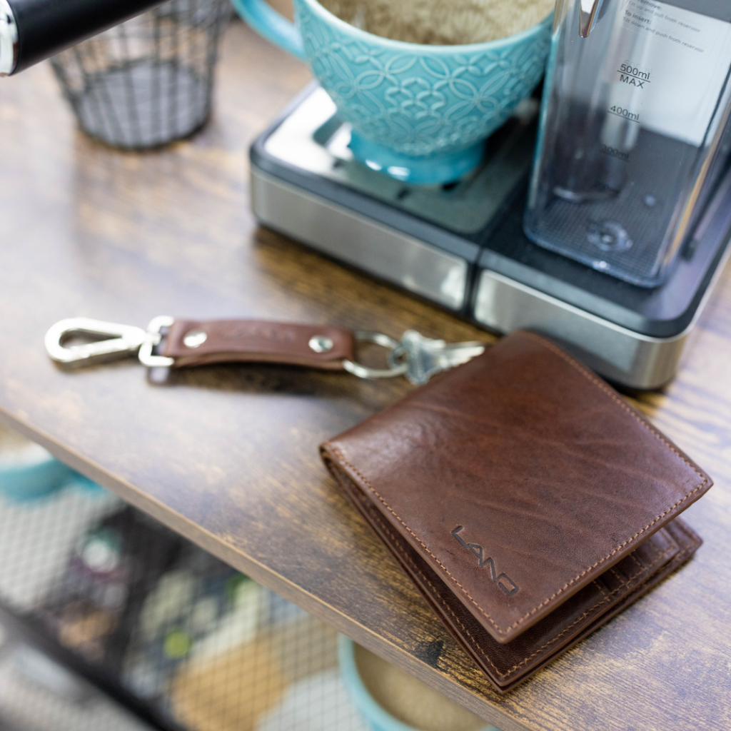 Made to Order Leather Coin, Card Pouch, Keychain, Handmade, Brass, Full Grain Leather, High Quality Leather Travel Wallet, Made in Spain No Monogram