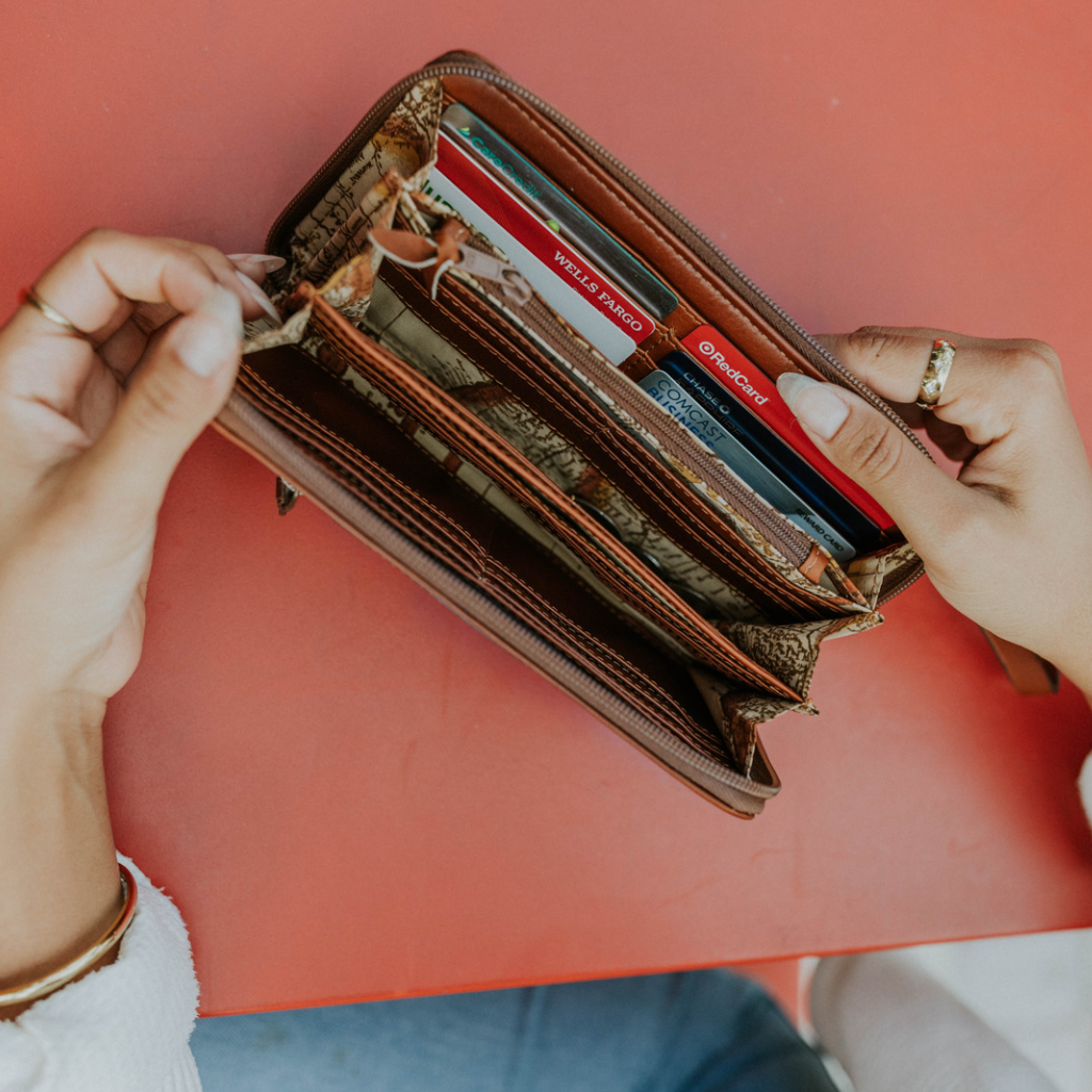 Women's leather best sale wristlet wallet